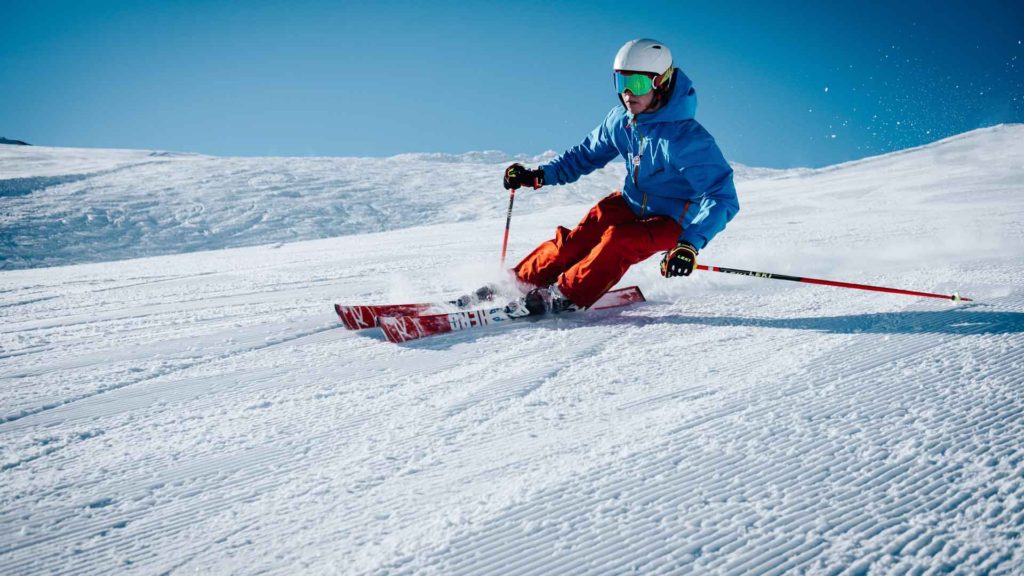 Best-Cities-Across-the-World-for-Great-Skiing-on-SuccesStuff