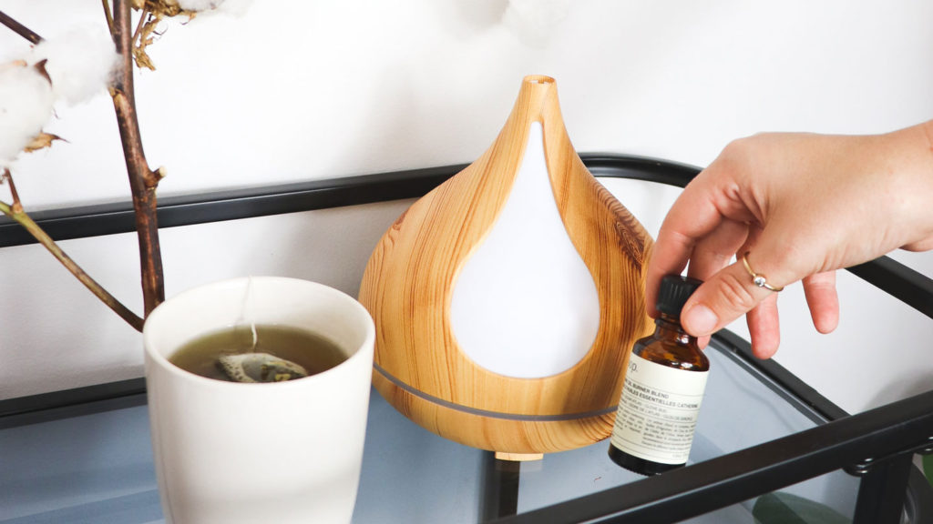 Hidden-Benefits-of-Using-Wood-Essential-Oil-Diffuser-on-successtuff