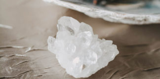 5-Things-You-Should-Know-Before-Using-Healing-Crystals-on-successtuff