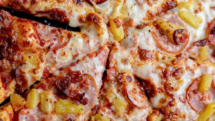 National Friendship Day: Celebrate the Day with Pizza - Succes Stuff